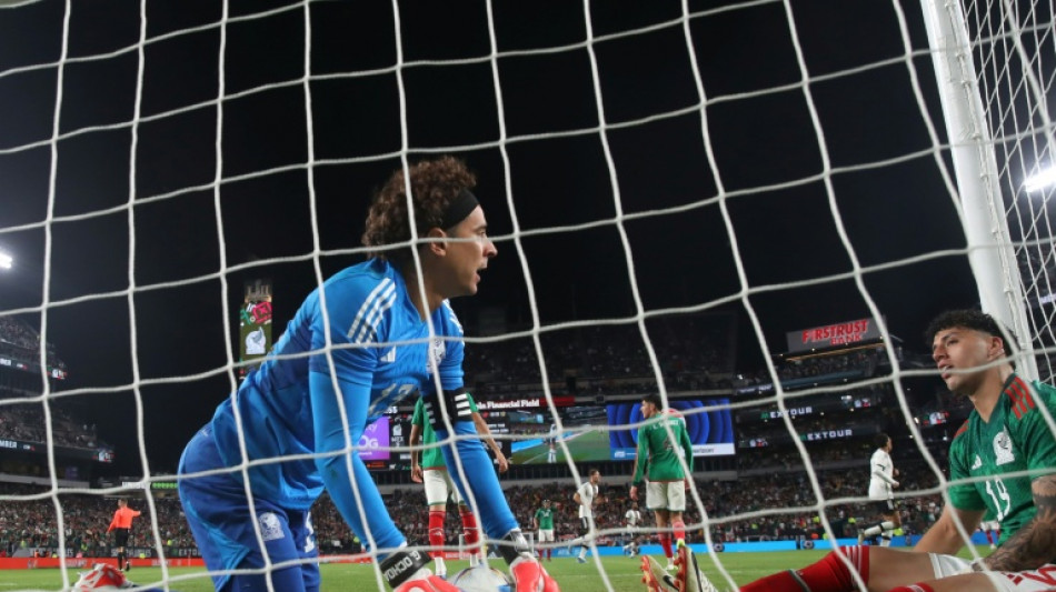 M&eacute;xico convoca Fidalgo e veterano Ochoa para amistosos contra Portugal e B&eacute;lgica