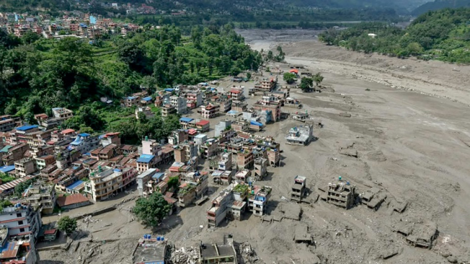 Al menos 180 muertos y m&aacute;s de 1.300 desaparecidos tras las riadas entre Nepal y el T&iacute;bet