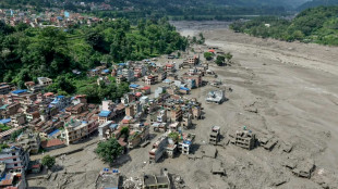 Trag&eacute;dia entre Nepal e Tibete deixa ao menos 362 mortos e mais de 1.400 desaparecidos