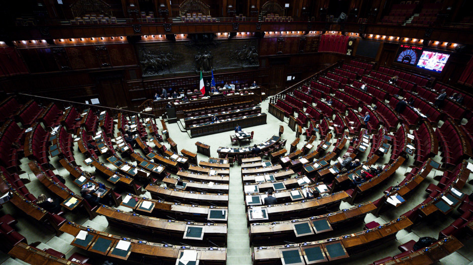 Via libera della Camera al decreto bollette, 155 i voti a favore