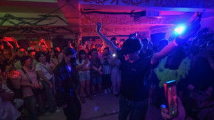 A Shanghai, sourds et entendants r&eacute;unis sur la piste de danse
