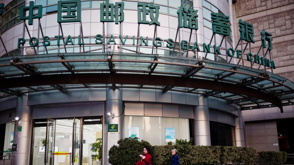 Borsa: Shanghai chiude a -2,45%, Shenzhen a -3,43%