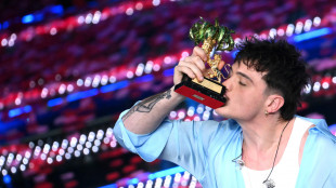 Hit parade, Olly ancora in vetta con Tutta Vita