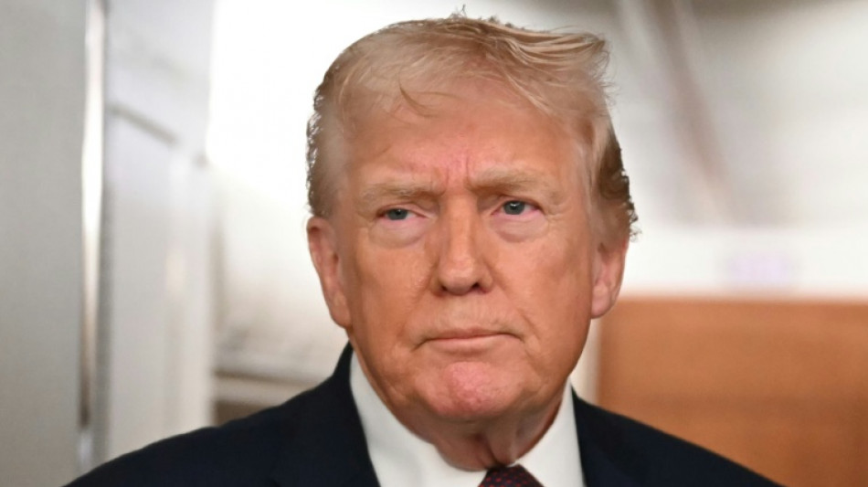 Trump diz que monitora o Ir&atilde; e envia frota &agrave; regi&atilde;o