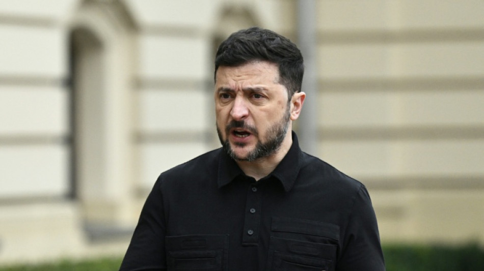 Zelensky, critiqu&eacute; par Trump, re&ccedil;u par ses alli&eacute;s europ&eacute;ens