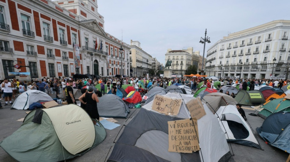 Manifestantes acampados em Madri prometem manter press&atilde;o sobre S&aacute;nchez pela crise da moradia
