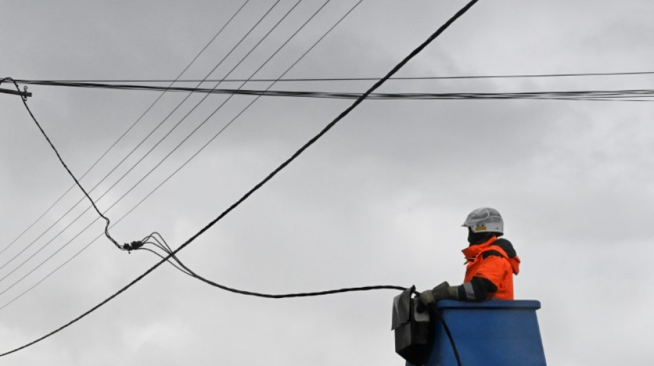 Temp&ecirc;te Ciaran: 62.000 foyers restent priv&eacute;s d'&eacute;lectricit&eacute; mardi matin