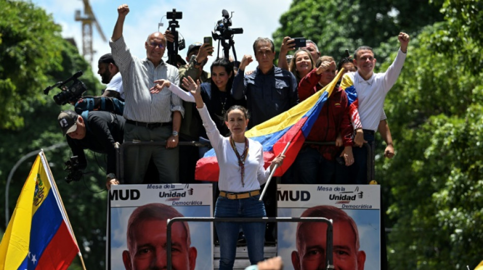 Venezuela: l'opposition appelle l'arm&eacute;e &agrave; se ranger "du c&ocirc;t&eacute; du peuple"
