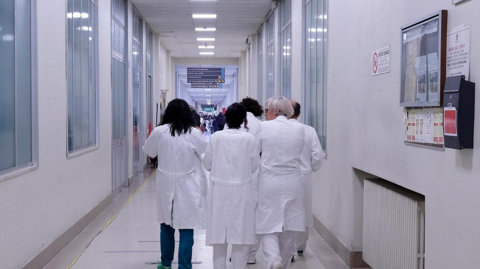 Medici Anaao denunciano 50 Asl, 'leggi violate'
