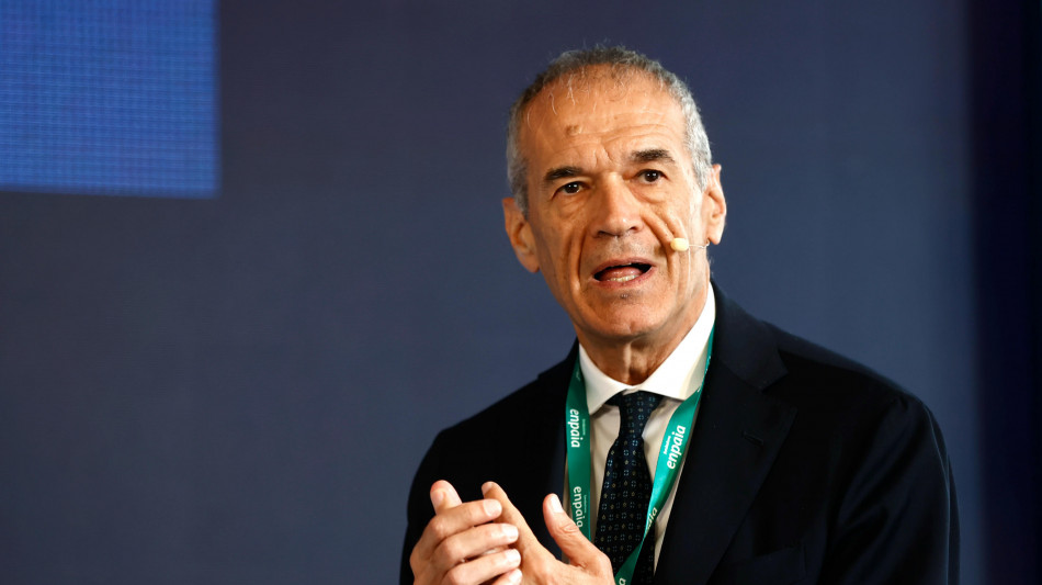 Cottarelli, 'priorit&agrave; reti stradali e ferroviarie, non il ponte'