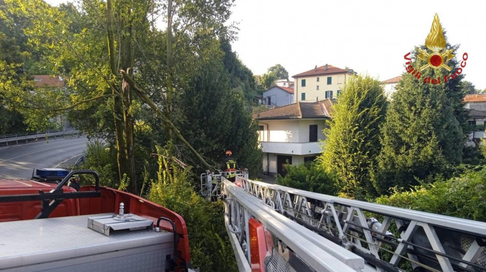 Uomo muore schiacciato da una piattaforma mobile