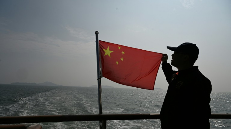 Jumelles et selfies: des touristes chinois &agrave; deux km d'une &icirc;le ta&iuml;wanaise