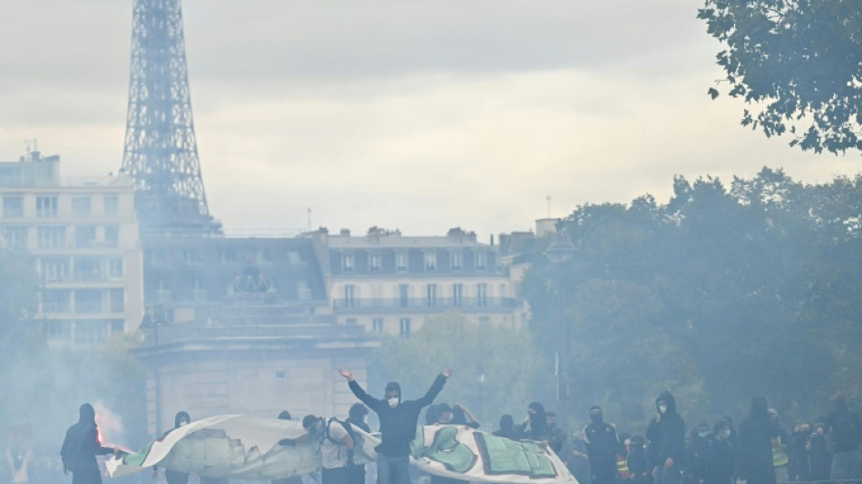 Demonstrations backing France's protesting students gather strength