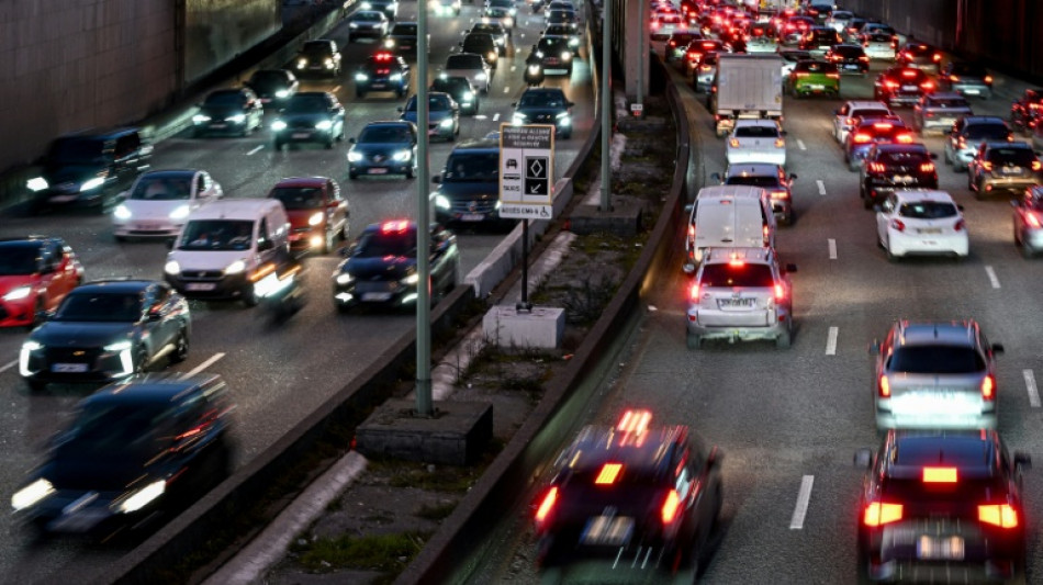 "Fraudes massives" aux cartes grises, la Cour des comptes appelle &agrave; une "reprise en main"