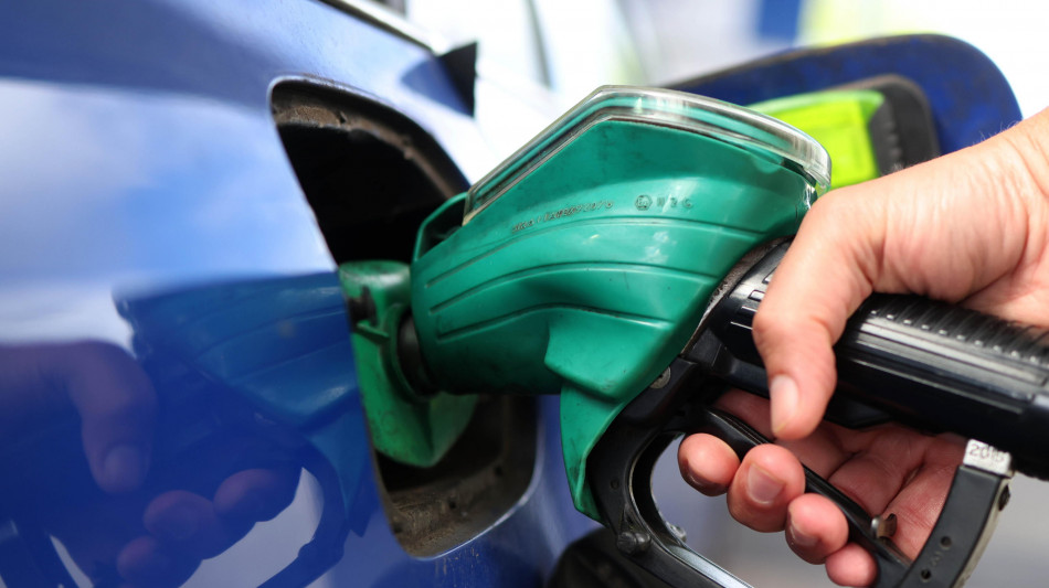 Unem, ad aprile +6,5% vendita di benzina, al top dal 2011