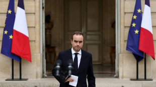 Primeiro-ministro da França renuncia horas após anunciar novo gabinete