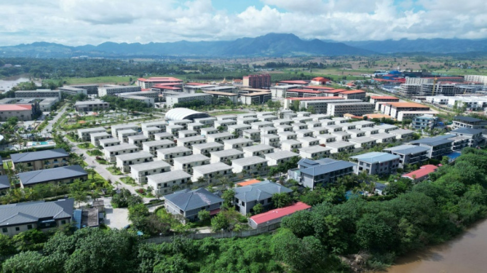 La junta de Birmania allana un sitio de estafas y decomisa receptores de Starlink