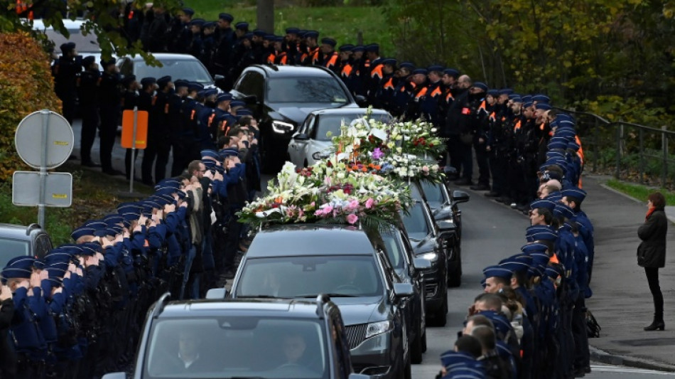 Belgique: hommage de milliers de policiers &agrave; l'un des leurs assassin&eacute; par un islamiste