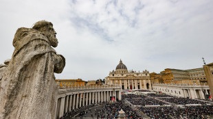 Troppi abusi nelle offerte per le messe, il Papa frena