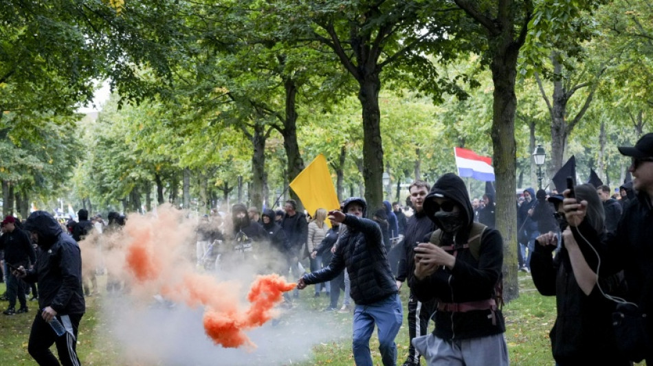 Zusammenst&ouml;&szlig;e zwischen Polizei und Rechtsradikalen in Den Haag
