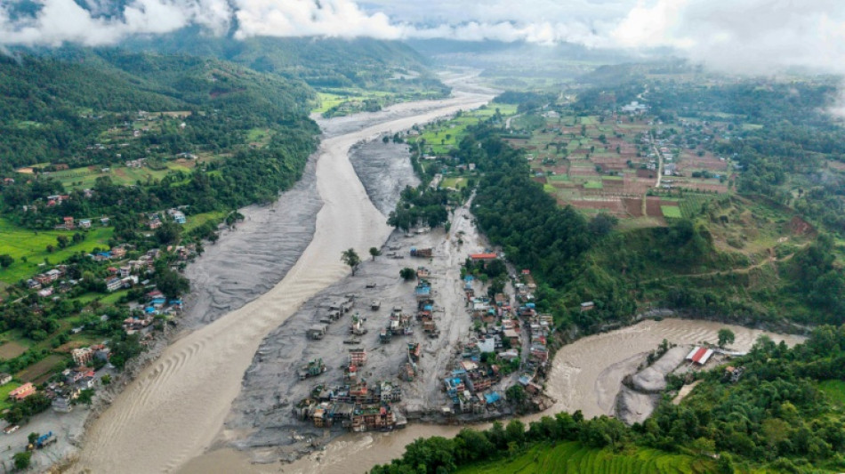 Fresh flood warnings for disaster-hit Nepal and Tibet, 1,400 still missing