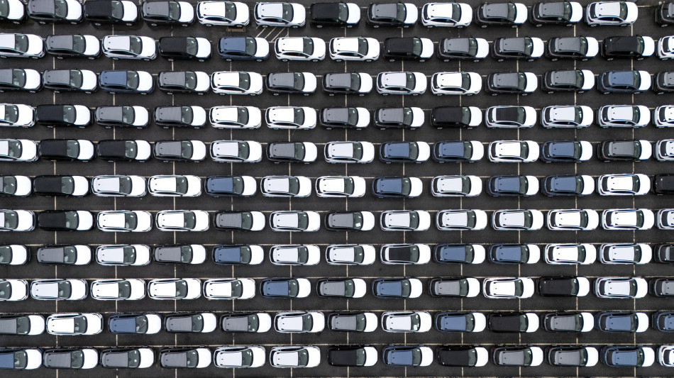 Mercato dell'auto europeo, l'anno chiude con segno positivo (+2,4%)