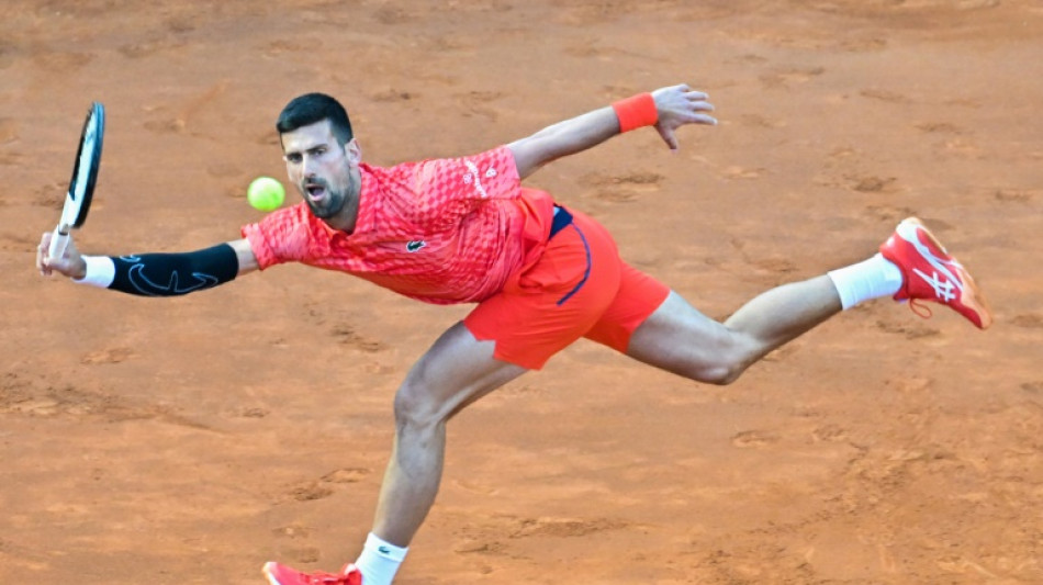 Djokovic battles past Etcheverry in Rome opener