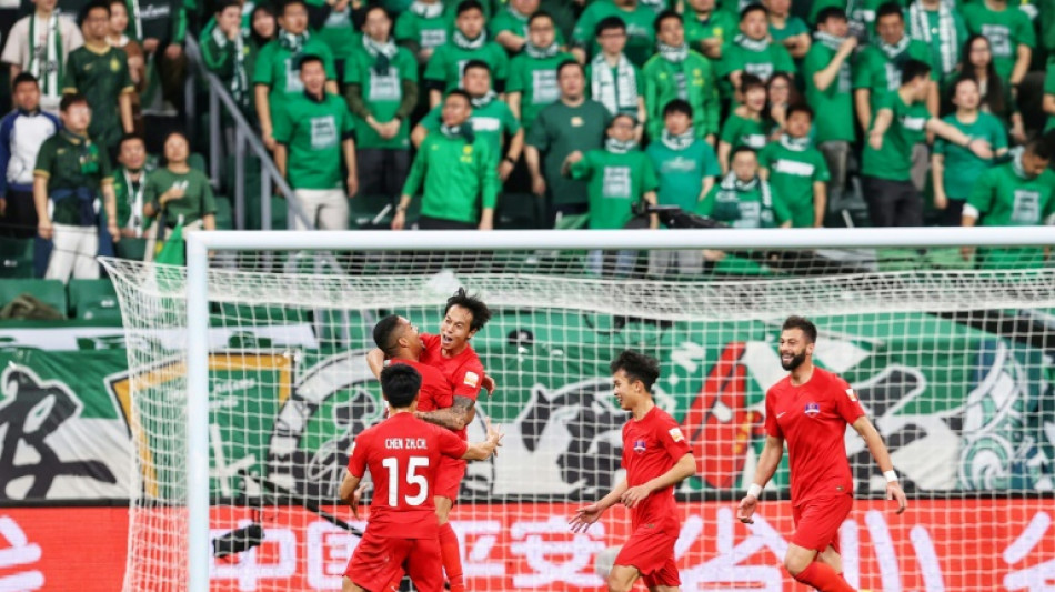 Chinese football fans out in force for Super League return