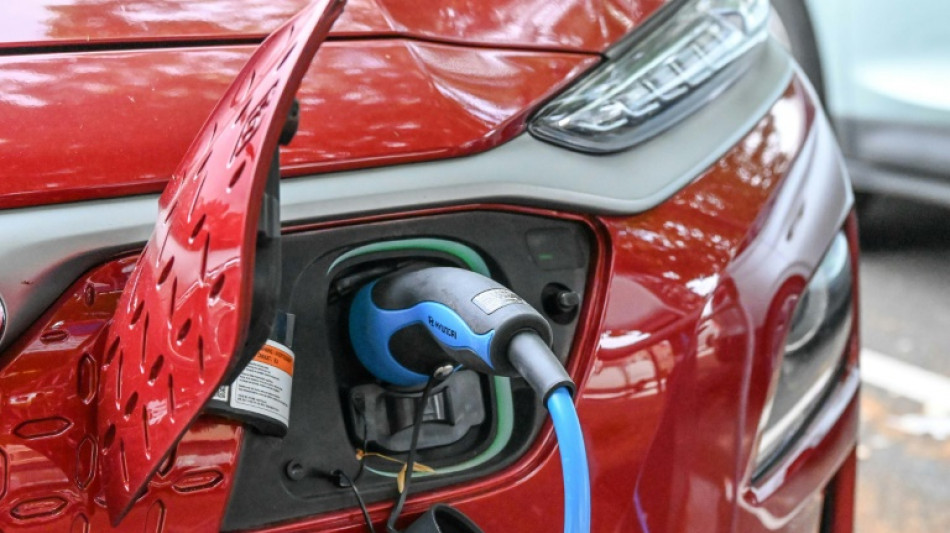 Autoindustrie: Ausbaugeschwindigkeit von Ladepunkten f&uuml;r E-Autos zu langsam