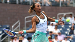 Zheng rallies to stun Keys, Anisimova out in US Open third round