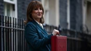 Governo brit&acirc;nico anuncia aumentos de impostos para acalmar os mercados