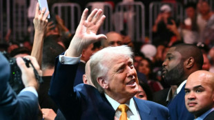 M&eacute;dico de la Casa Blanca dice que Trump goza de "excelente salud"