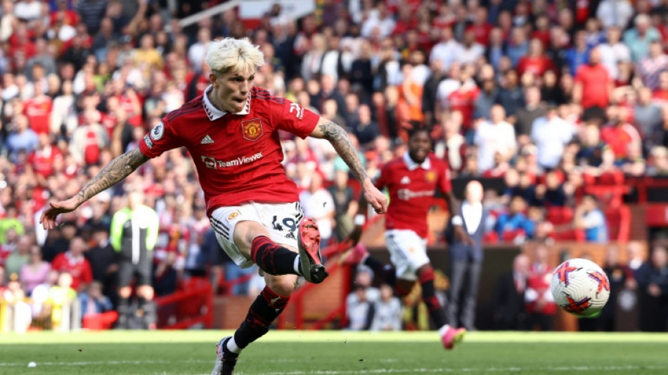 Man Utd close on Champions League return, Southampton relegated