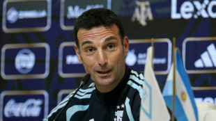 Scaloni diz que h&aacute; 'predisposi&ccedil;&atilde;o de ambas as partes' para continuar na Argentina