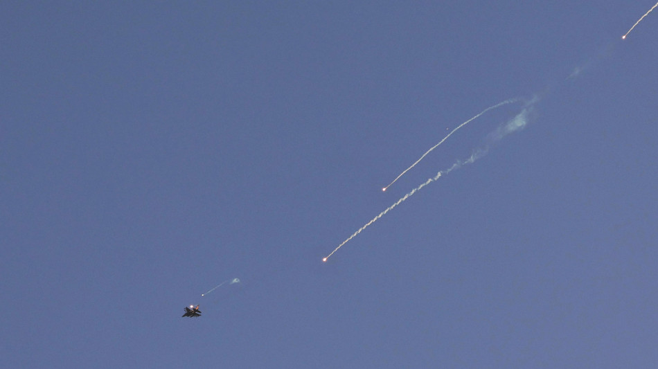 Beirut, 'quattro uccisi tra cui due bimbi in raid di Israele nel sud'