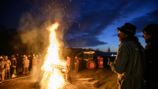 Autour de Toulouse, les agriculteurs &eacute;rigent des barrages, malgr&eacute; l'interdiction