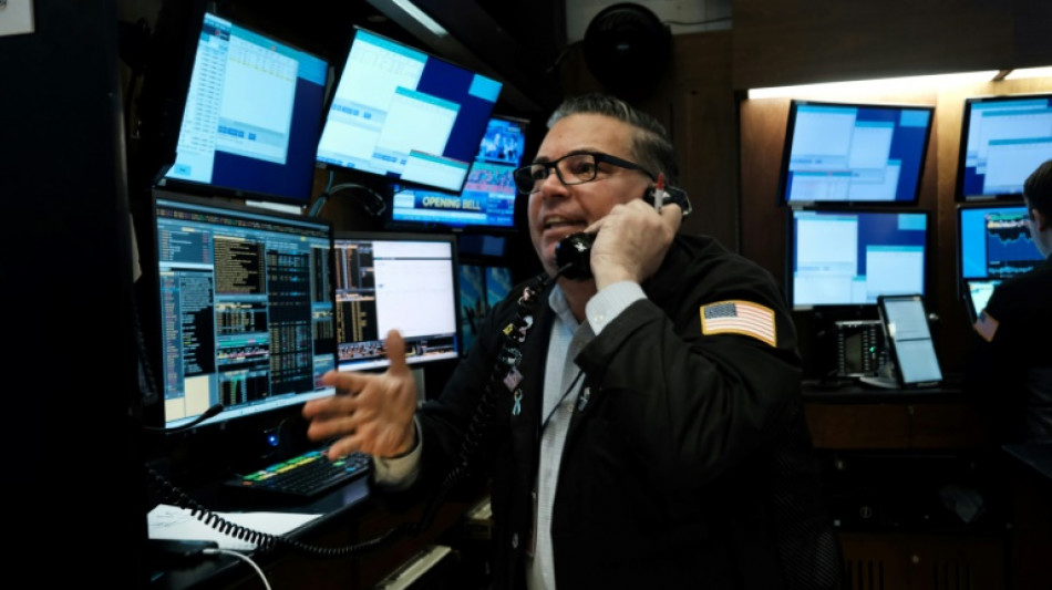 Wall Street sans direction, les soucis bancaires p&egrave;sent: Dow Jones -0,67%, Nasdaq +0,47%