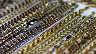 Il prezzo dell'oro in lieve calo dopo picco a 3390 dollari