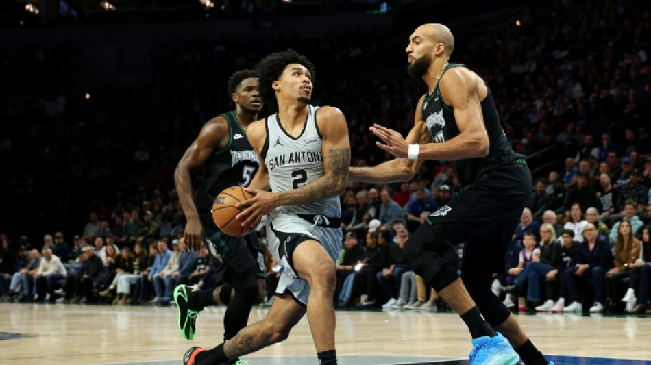 NBA: San Antonio battu &agrave; Minneapolis, le Thunder encha&icirc;ne
