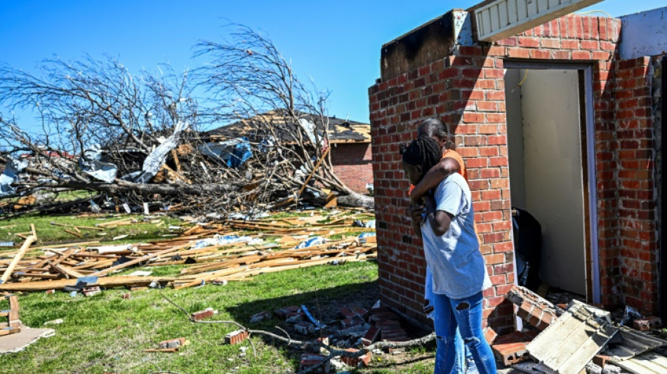Dans le Mississippi, l'aide afflue apr&egrave;s les tornades d&eacute;vastatrices