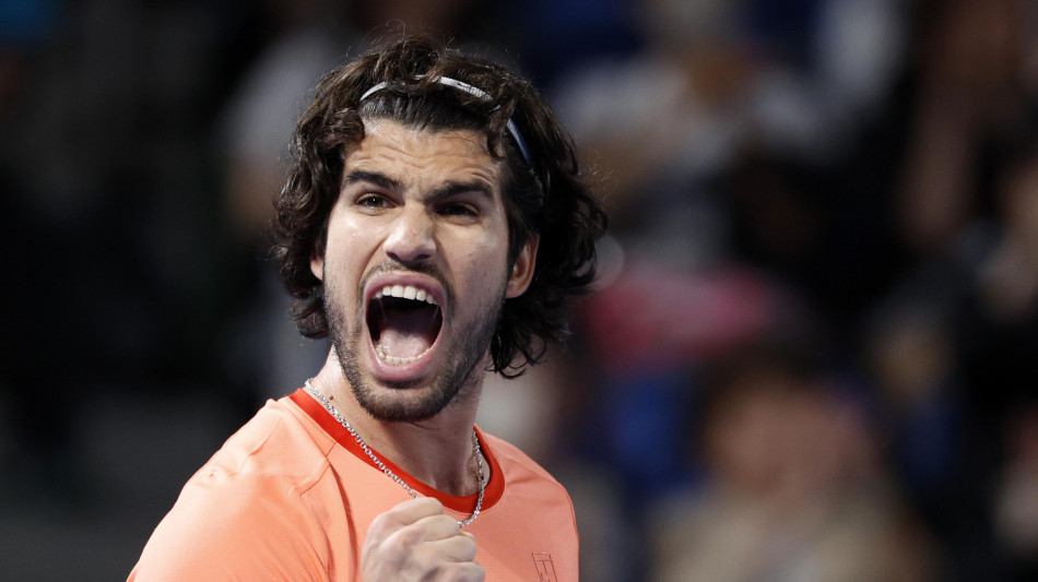 Esordio ok per Alcaraz a Tokyo, Nishikori d&agrave; l'addio al tennis