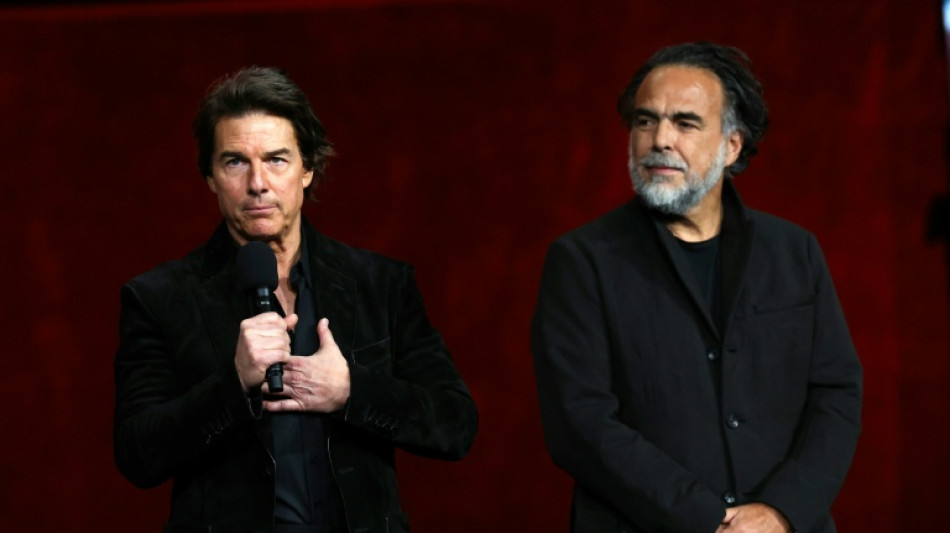 Tom Cruise e Alejandro I&ntilde;&aacute;rritu revelam imagens de 'Digger' na CinemaCon