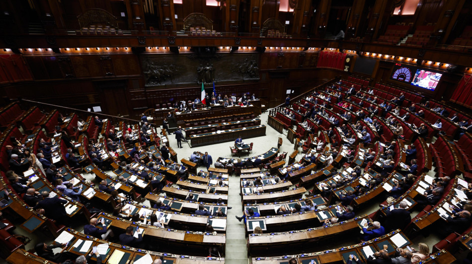 Camera approva ddl minori in affido, testo passa al Senato