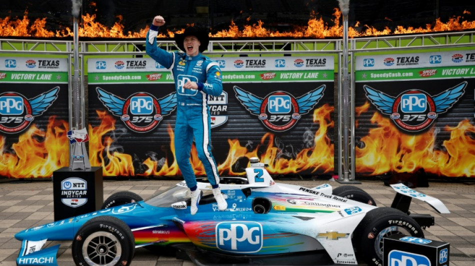 Newgarden holds off O'Ward for Texas IndyCar win