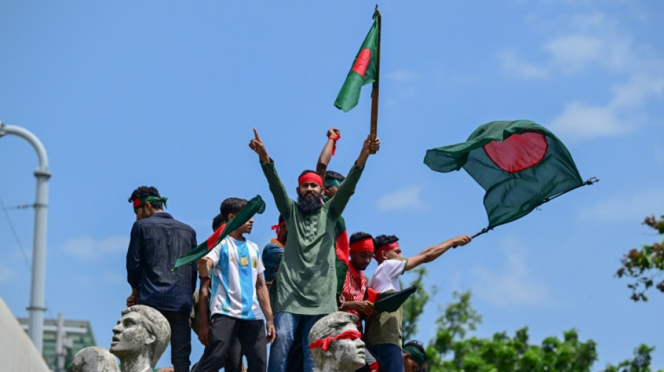 Bangladesh: les protestataires marchent sur la capitale au lendemain d'une journ&eacute;e sanglante