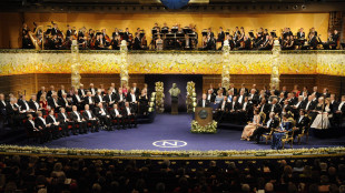 ++ Nobel per l'economia a Robert E. Hall e Michael Woodford ++