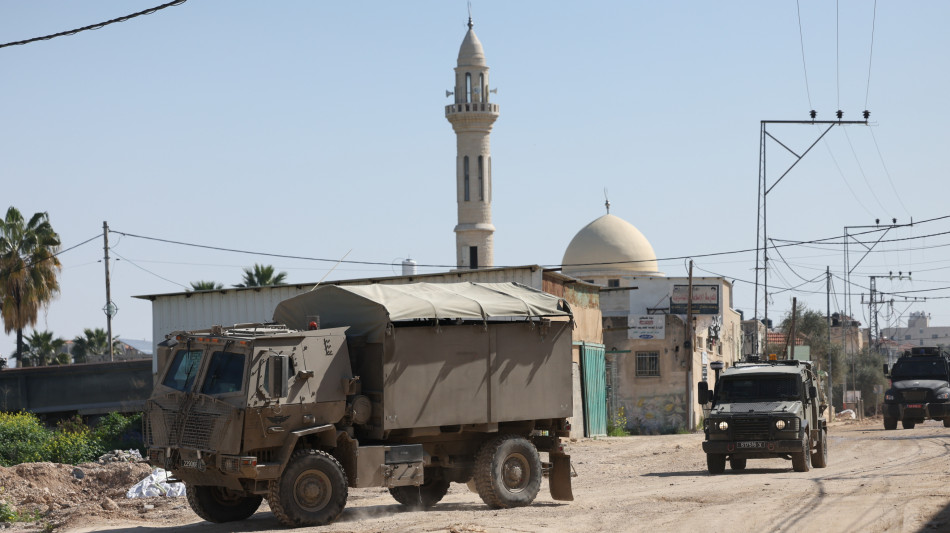 Al Jazeera, 'raid israeliano su moschea a Khan Younis'