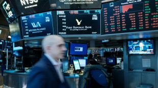 Wall Street termine en ordre dispers&eacute;, les banques en verve, la tech en berne