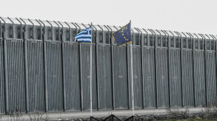Aux fronti&egrave;res ext&eacute;rieures de l'UE, la Gr&egrave;ce &eacute;tend sa cl&ocirc;ture anti-migrants