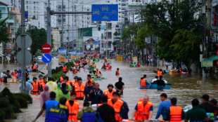 Sube a 90 el saldo de muertos por las inundaciones en Vietnam